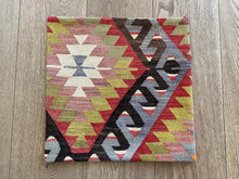 Load image into Gallery viewer, Vintage kilim cushion - D9 - 50x50 cm
