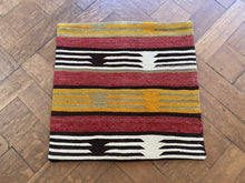 Load image into Gallery viewer, Vintage kilim cushion - B48 - 40x40 cm
