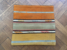 Load image into Gallery viewer, Vintage kilim cushion - B32 - 40x40 cm
