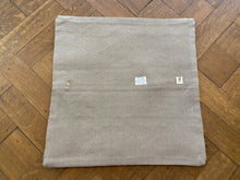 Load image into Gallery viewer, Vintage kilim cushion - B29 - 40x40 cm
