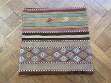 Load image into Gallery viewer, Vintage kilim cushion - C4 - 45x45 cm
