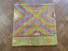 Load image into Gallery viewer, Vintage kilim cushion - D28 - 50x50 cm
