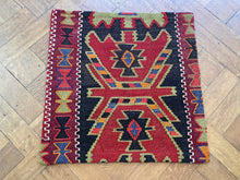 Load image into Gallery viewer, Vintage kilim cushion - D41 - 50x50 cm
